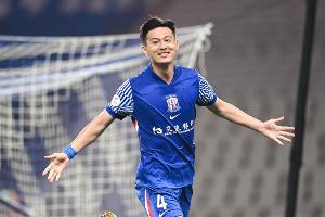 东体：米内罗能否出战申花首轮尚不明确，蒋圣龙恢复仍需时间