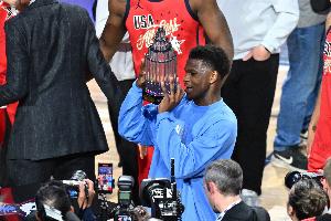 爱德华兹：不管何时方式入选全明星都是种荣幸 我不在乎是否首发