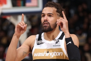 慢慢来！特雷·杨奇才首秀状态不错 19分钟拿到12分2板6助2断