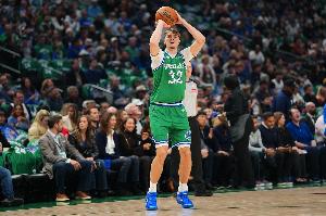 不够准！弗拉格复出半场12中4拿到10分3板4助 三分3中0