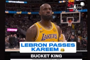 进球数超越贾巴尔独居历史第一！詹姆斯赛后转发多个庆祝海报