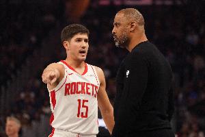 乌度卡：防守端问题不能归咎于谢泼德一人 我们是被无球跑动拖垮