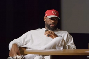 詹姆斯谈黑子：他们只会通过贬低你来让自己感觉良好！