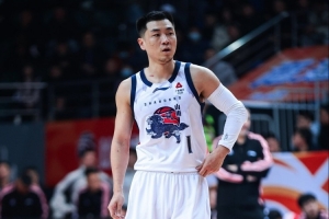 郭艾伦的前交叉韧带断了！高诗岩：早日康复❤️‍伦哥