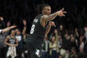 麦丹：海兰德总是充满激情活力满满 能推动转换进攻和他打球很棒