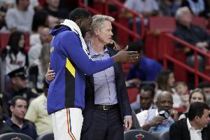 又被他装到了！科尔：这座球馆对我们而言很棒 有很多美好的回忆