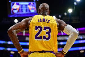 斯特劳瑟谈詹姆斯破纪录：他是篮坛的传奇 很荣幸见证这样的时刻