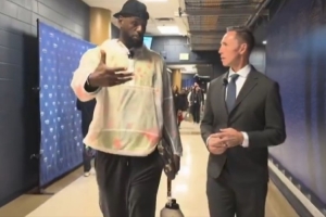 詹姆斯：希望能延续3连胜的势头 保持高水平防守继续加快节奏