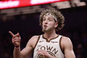 加时赛连拿5分很给力！波杰姆斯基18中10拿下26分9板1助 5前场板