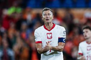 波兰主帅：莱万将佩戴防护面具出战世预赛附加赛，相信他不受影响