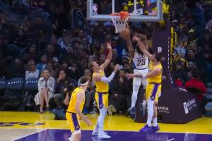 生涯最佳防守？东契奇协防血帽内史密斯 随后自己都笑了