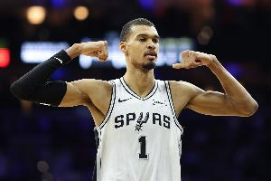 起飞！马刺本赛季第7次打出至少3连胜 过去15战14胜