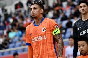 克雷桑已在中超攻入8粒点球，超越佩莱和洛国富成泰山最高