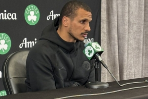 卖关子！塔图姆今日复出有上场时间限制吗？马祖拉：我不知道