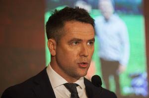 欧文：恩古莫哈左右两边都能突破，这让对手很难预测