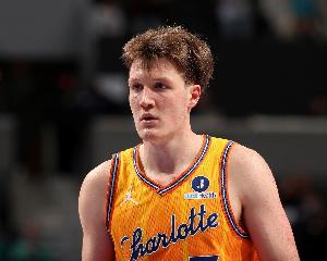 末节连中3记追分三分！克尼佩尔14中9&三分10中6空砍27分4助