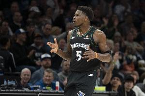 来自偶像的肯定！乔丹：喜欢爱德华兹那股劲头 很欣赏他