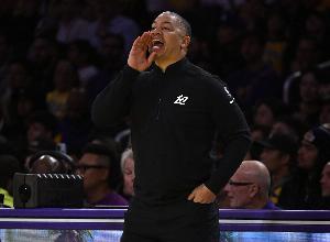 背靠背！快船昨天领先25分被马刺逆转 今天落后19分逆转灰熊