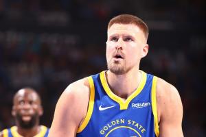 科尔：波津说他感觉很好 我们还在摸索适合他的组合和战术