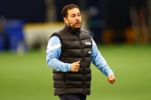 TA：曼联挖角曼城主管达伦·休斯，担任学院足球发展与方法论主管