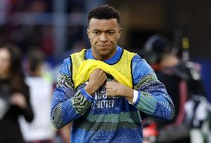 马卡报：姆巴佩已返回马德里，但能否出战曼城依然存疑