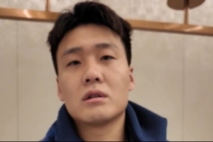 赵睿：在国家队的时候又崴脚了 但并无大碍 整个身体状态在好转