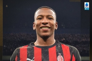 攻入唯一进球！埃斯图皮尼安当选米兰德比全场最佳球员