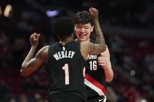 【菜鸟】杨瀚森5分1暴扣 哈珀19分6助 弗拉格17分8板6助 康神失准