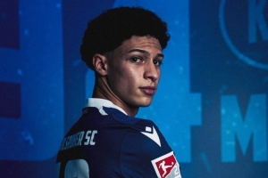 德媒:拜仁关注19岁前锋法哈特,卡尔斯鲁厄想要1000万到1200万欧