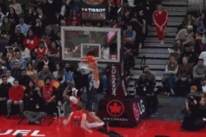 人到球到！弗拉格底线切入接马绍尔抛传空接隔扣沃尔特