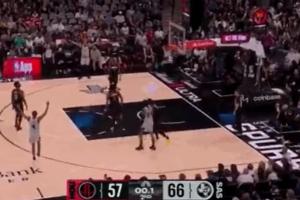 瞄准MVP去了！文班亚马点飞卡佩拉 弧顶压哨三分一箭穿心！