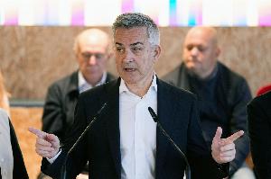 丰特：拉波尔塔已没有能力领导巴萨，我们比他有更多的精力