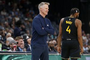 甜蜜赛程没把握住！勇士连续输给弱旅 先后惜败爵士和公牛