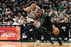 记者：绿军缺普理查德&布朗被驱逐 面对有文班的马刺确实赢不了