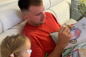 官宣解除婚约！东契奇声明：无法实现带女来美 一切为了女儿幸福