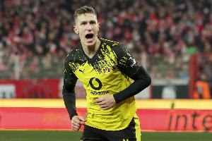 记者：皇马和利物浦有意施洛特贝克，多特提出丰厚合同希望其留队