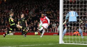 亨利：拜仁和阿森纳比巴萨更接近欧冠冠军，红蓝军团不够稳定