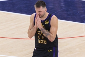 受影响了？东契奇首节少见的铁 打满12分钟&10中2仅拿4分