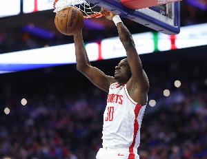 乌度卡谈卡佩拉6个前场板：亚当斯在的时候他的贡献被掩盖了