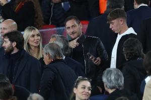 记者：托蒂和罗马正在谈的纯粹是大使职位，未考虑其他主管职务