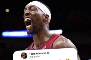 阿德巴约10年前在科比退役战后更推：我一直都是他的粉丝