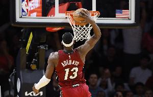 阿里纳斯谈阿德巴约83分：有机会破纪录就争取 这是你的唯一机会