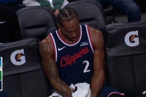 可以歇歇了！战神卡子哥连砍18分打停森林狼 浑身都是汗！