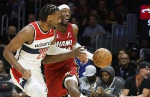 81分亲历者维拉纽瓦：科比那场很焦灼 热火赢20+故意犯规让他得分