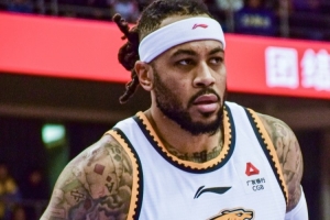 沈阳日报：辽篮第二阶段取开门红 士气大振 为打翻身仗增添了自信