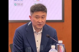 杜锋：这场比赛打得很困难 希望接下来的比赛慢慢去找到状态