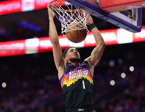 一役超双雄！布克生涯中得分连超马里昂和魔术师 升至历史第89位