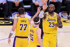 湖人今日首发合计狂轰137分 高居NBA历史第4!