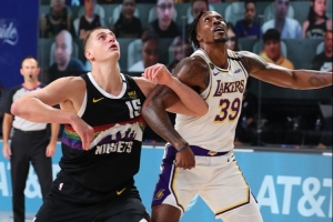 20年夺冠功臣！霍华德西决硬抗约基奇 用肉搏为湖人拼下一冠