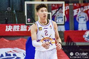 进攻状态不错！廖三宁半场9中4&三分6中3拿到11分5板2助